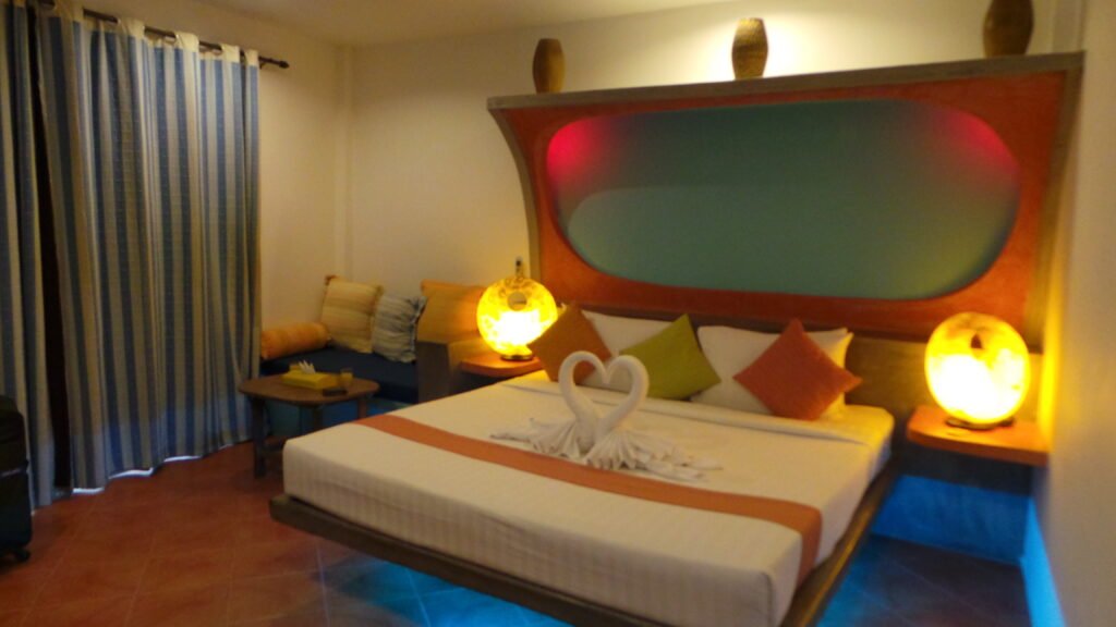 Pandora Lifestyle Hotel in Koh Samui - a really funky hotel room
